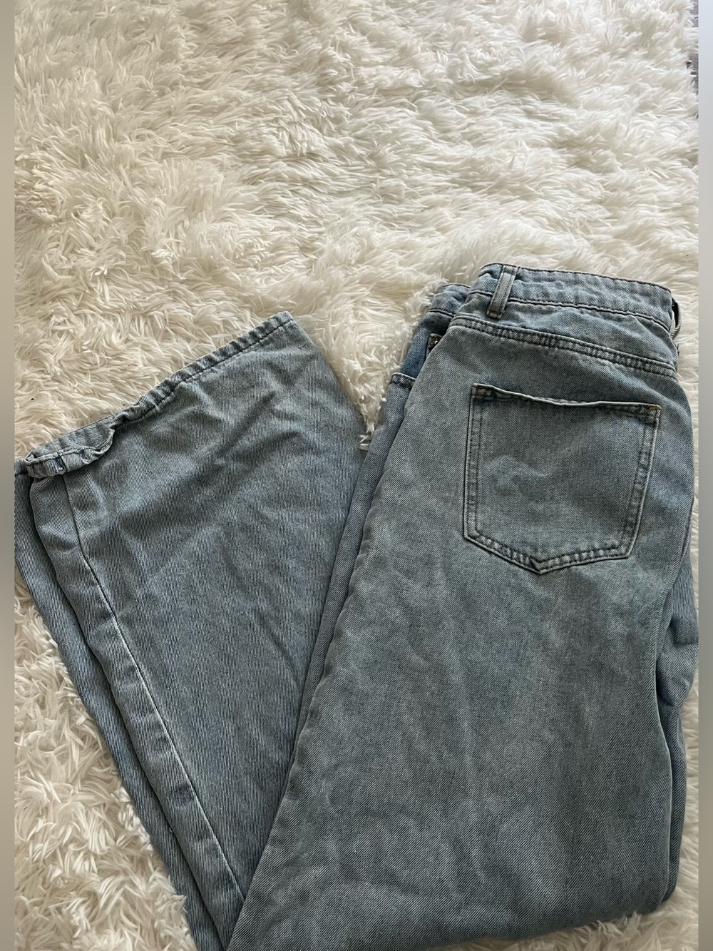Classic low-Rise Wide Leg Jeans in Faded Blue